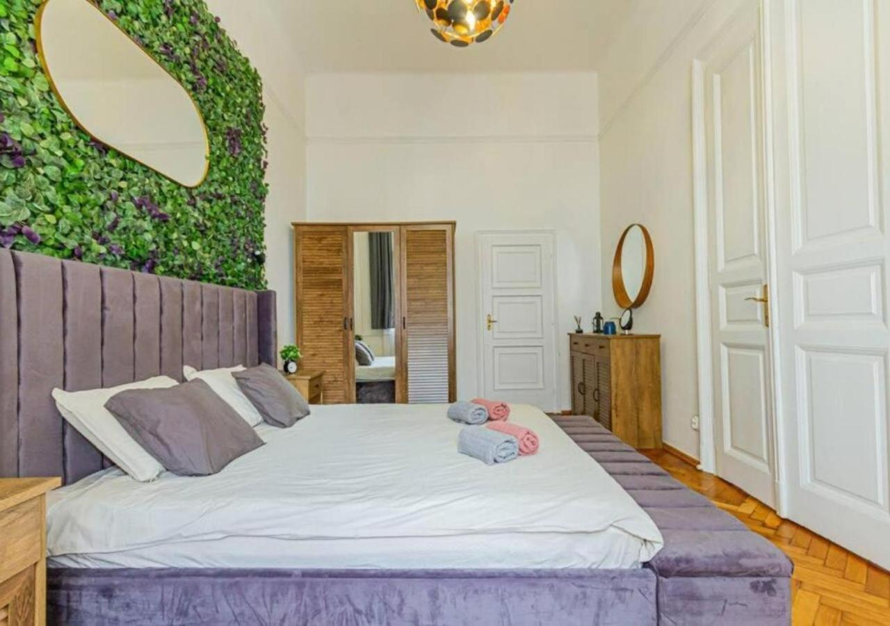 Luxury Apartment By The Famous Vaci Street Budapest Ngoại thất bức ảnh