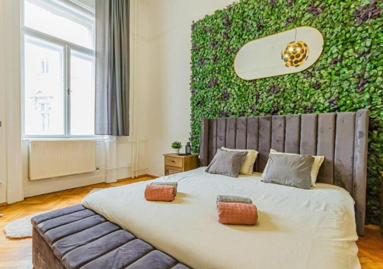 Luxury Apartment By The Famous Vaci Street Budapest Ngoại thất bức ảnh