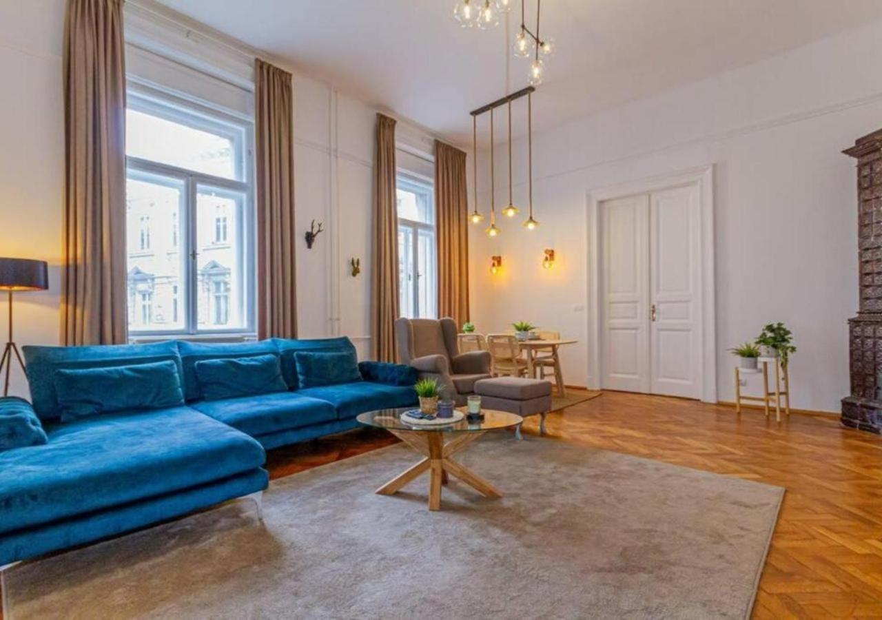 Luxury Apartment By The Famous Vaci Street Budapest Ngoại thất bức ảnh