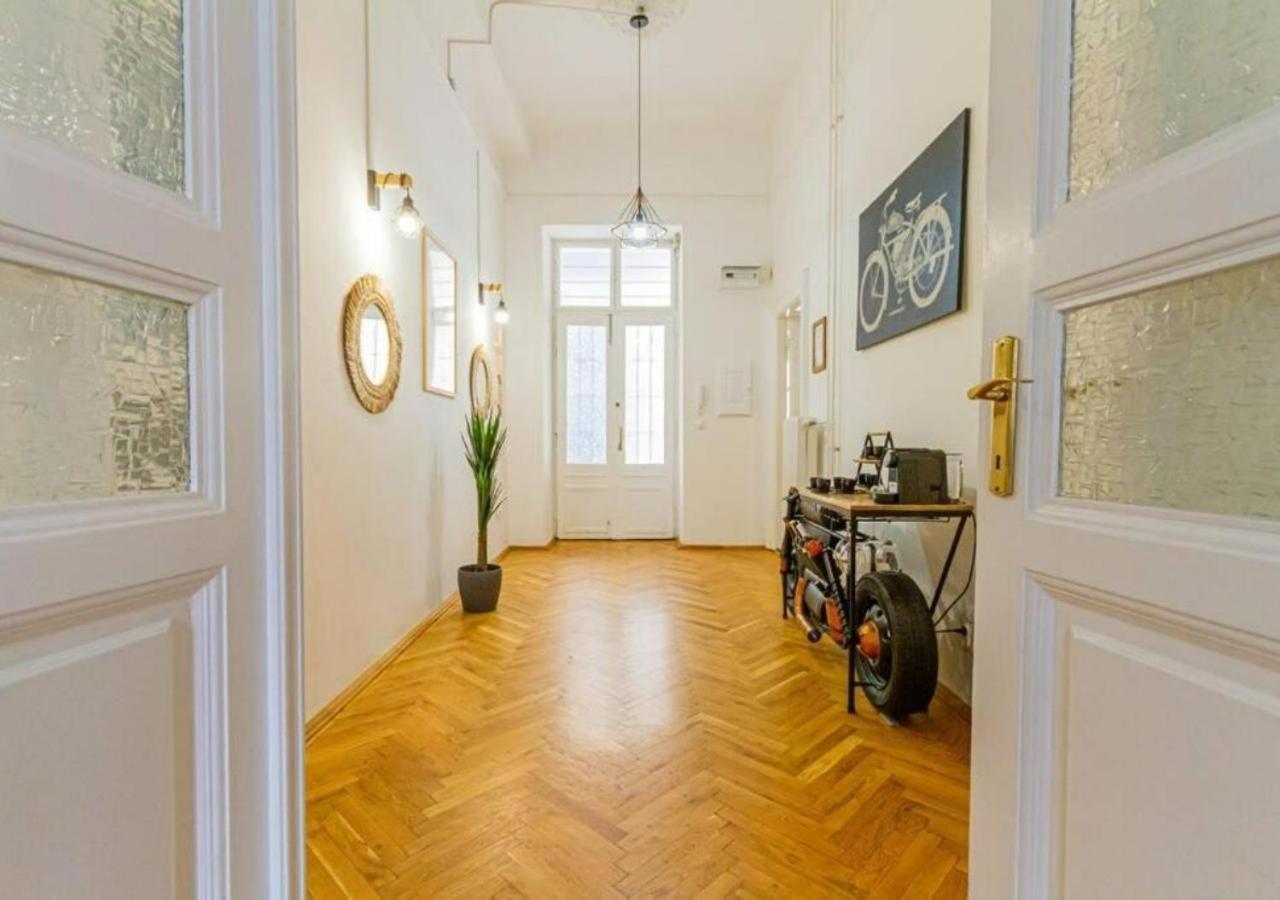 Luxury Apartment By The Famous Vaci Street Budapest Ngoại thất bức ảnh